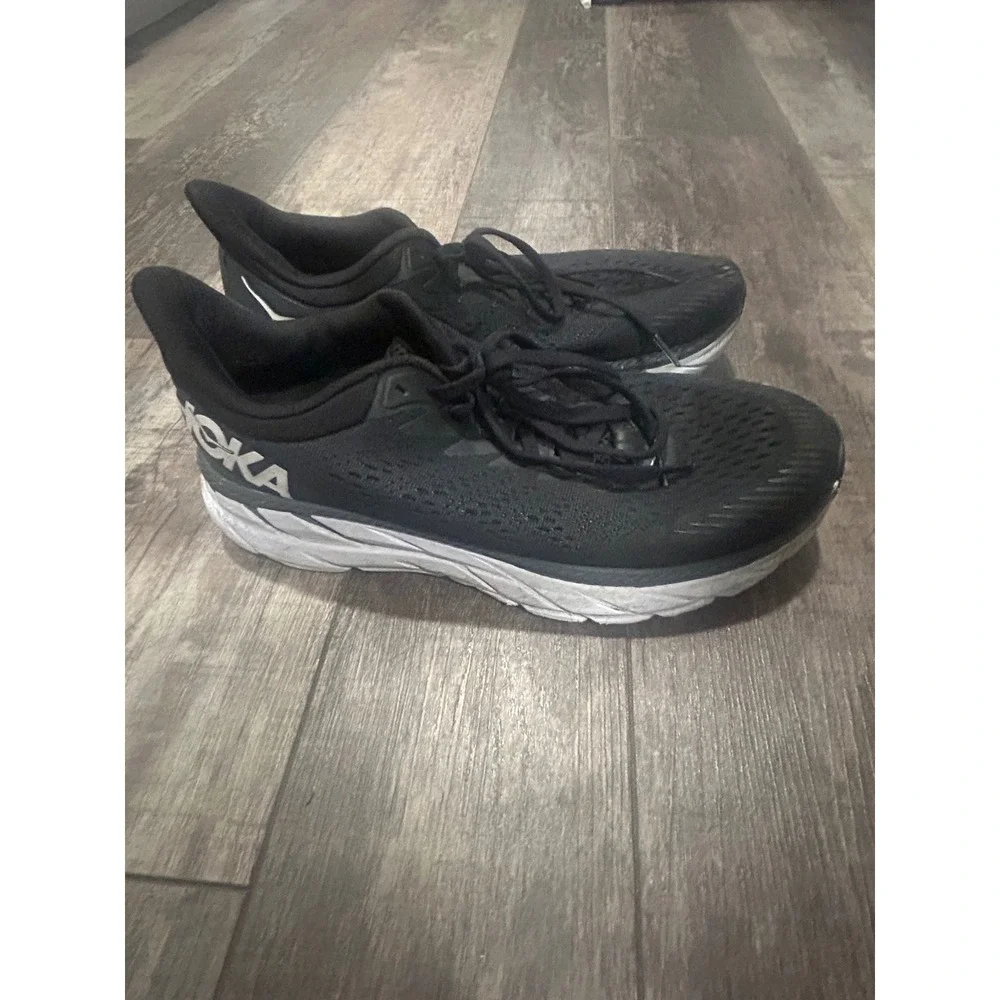 Hoka One One Clifton 7 Black White Running Shoes Womens Size 8.5 1110509